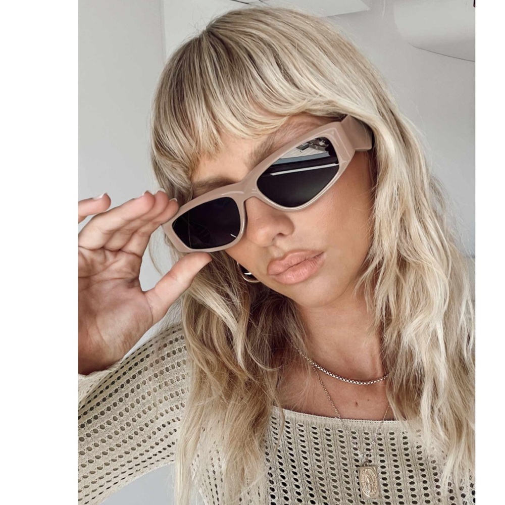 Princess Polly Look Into My Eyes Sunglasses. NWT
